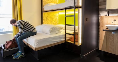 Una de las habitaciones de Bastardo Hostel, en Madrid.