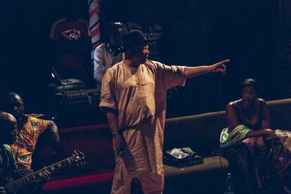 Salif Keita, durante los ensayos de Les Ambassadeurs en Bamako (Malí), el 28 de junio de 2014.