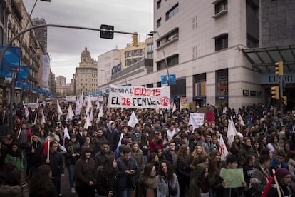 Els universitaris es manifesten pel centre de Barcelona