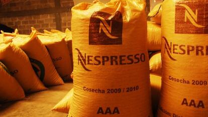 Solo satisface los requisitos de sabor y aroma de la compañía entre el 1% y el 2% de la cosecha mundial de café.