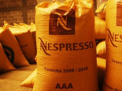 Solo satisface los requisitos de sabor y aroma de la compañía entre el 1% y el 2% de la cosecha mundial de café.