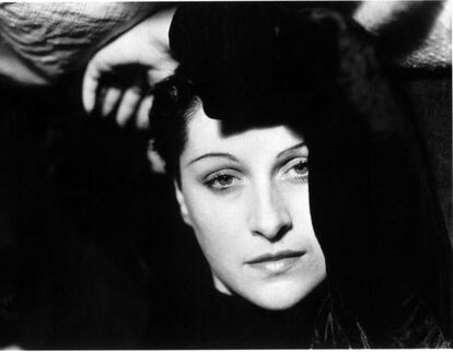 Dora Maar retratada por Man Ray.