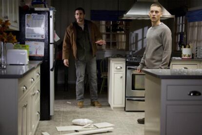 Jake Gyllenhaal (izquierda) y Tobey Maguire, en <i>Brothers.</i>