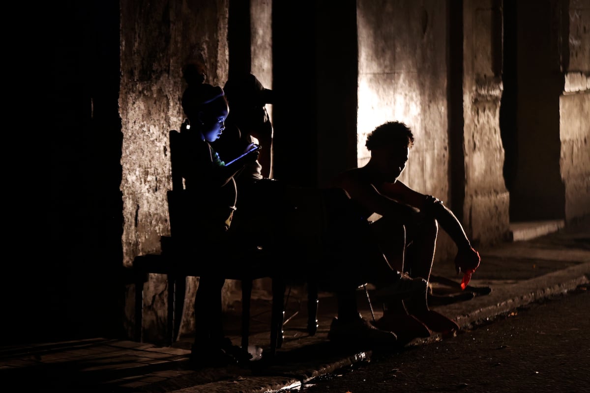 Sigue el maratón de apagones en Cuba, que reporta el mayor número de cortes eléctricos simultáneos en dos años