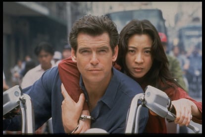 La actriz Michelle Yeoh interpreta a una agente secreta china en ‘El mañana nunca muere’, rodada en 1997.