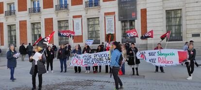 Protesta de las teleoperadoras sanitarias madrileñas en marzo delante de la Real Casa de Correos, la sede del Gobierno madrileño, en la Puerta del Sol.