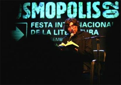 Joaquín Sabina, ayer durante su recital en Kosmopolis 2002.