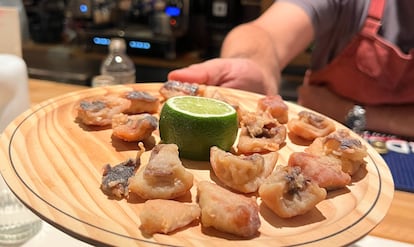 Torreznos de cabeza de pulpo del restaurante El Oviedo, en Ribadeo (Lugo)