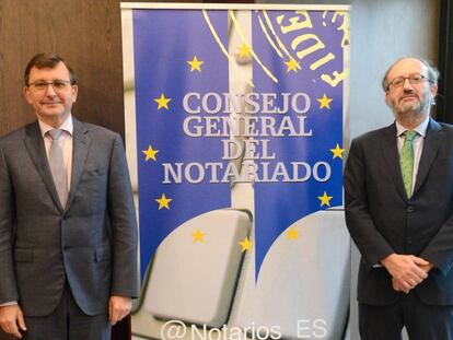 José Ángel Martínez Sanchiz, presidente del Consejo General del Notariado, y Raimundo Fortuñy Marqués, vicepresidente.