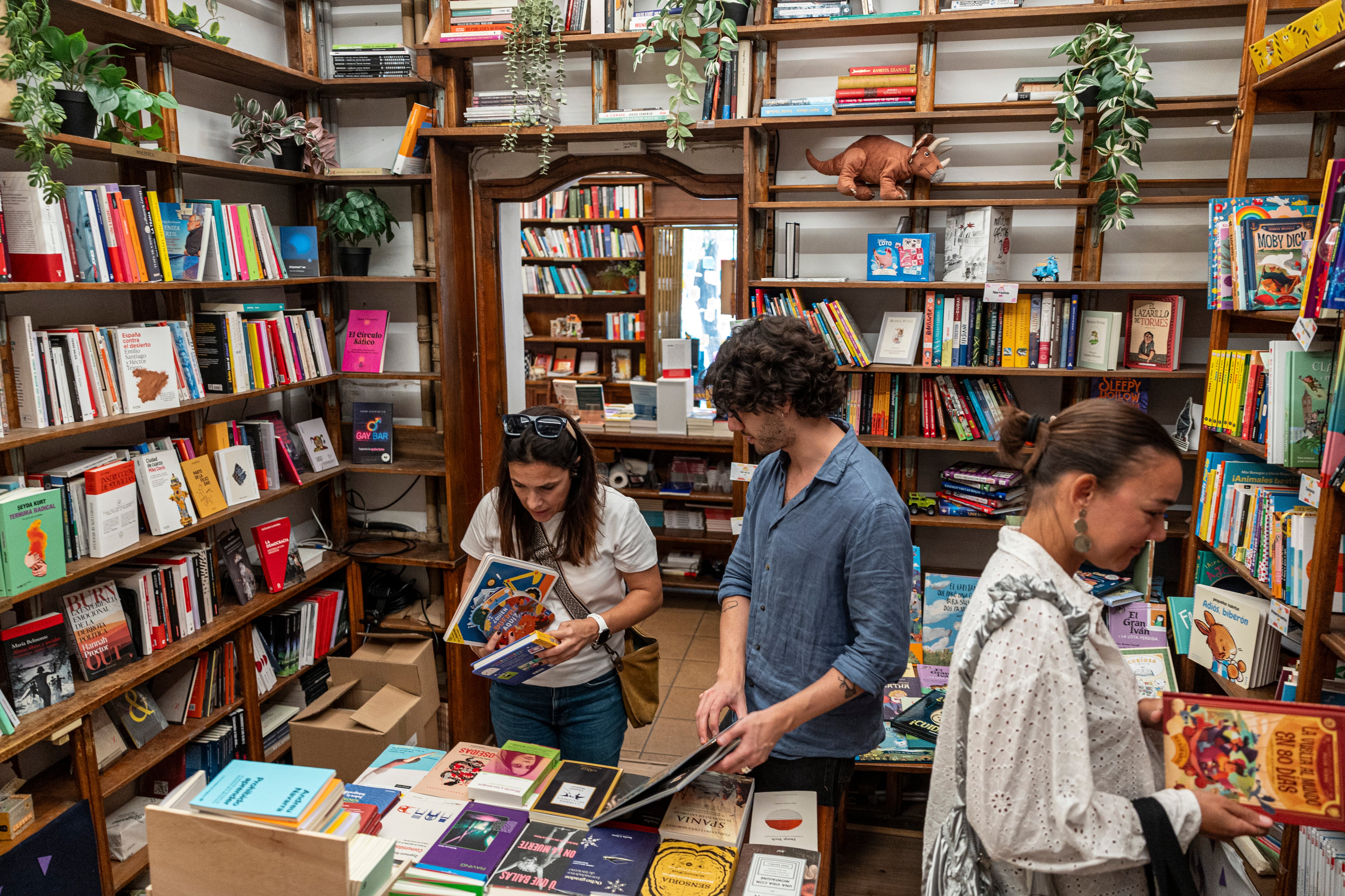 Interior de la librería Pérgamo.