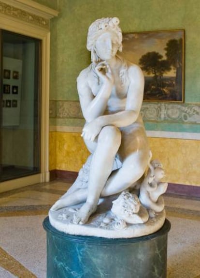 Escultura en Villa Real, residencia de Napoleón, en Milán.