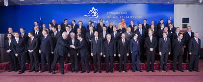 Foto de familia de los líderes europeos al comienzo de la Cumbre Europea