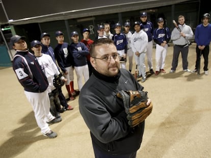 Ismael García, entrenador del equipo de beisbol de Rivas-Vaciamadrid