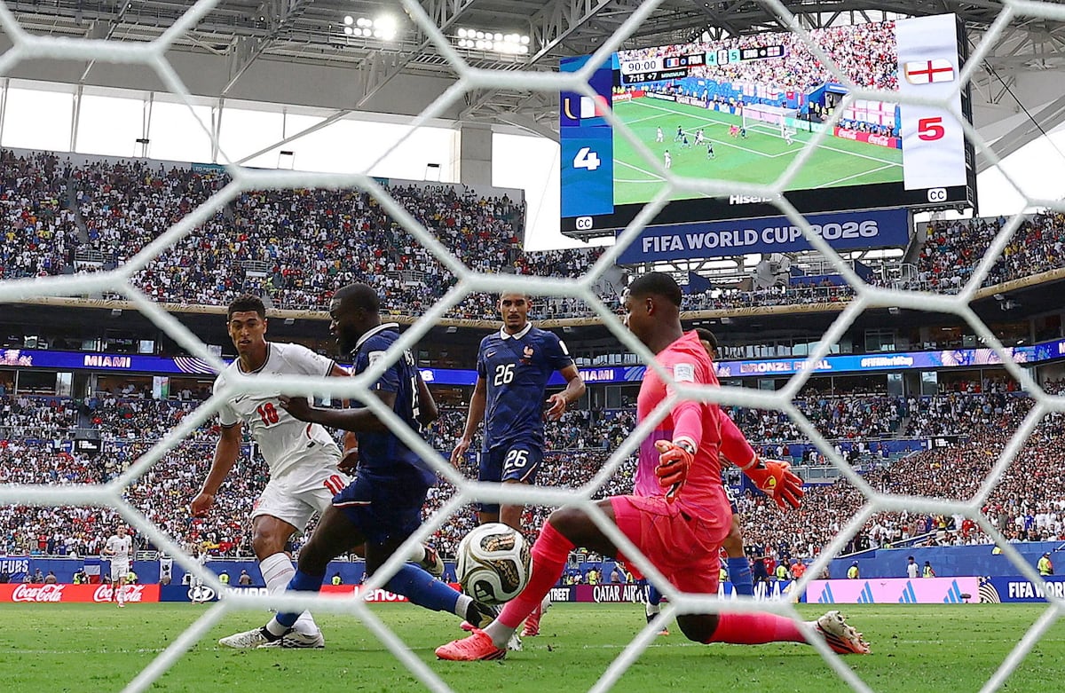 Jude Bellingham anota el sexto gol de Inglaterra en el partido por el tercer sitio del Mundial 2026