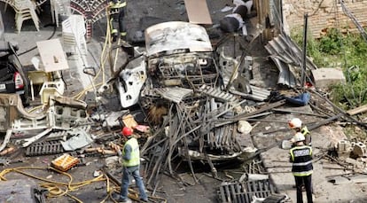 Estado en que quedó la furgoneta de la Pirotecnia Quilis tras el accidente ocurrido el 16 de marzo de 2007 en la calle Azcárraga.