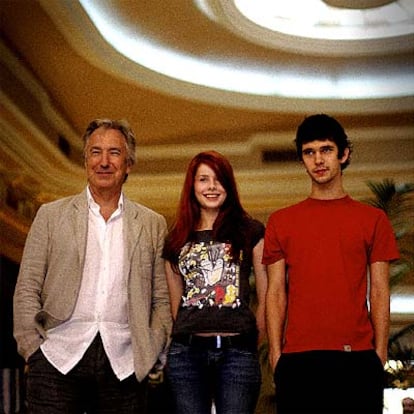 Alan Rickman (a la izquierda), Rachel Hurd-Wood y Ben Whishaw.