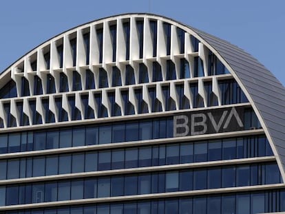 Exterior de la sede del BBVA, en Madrid.