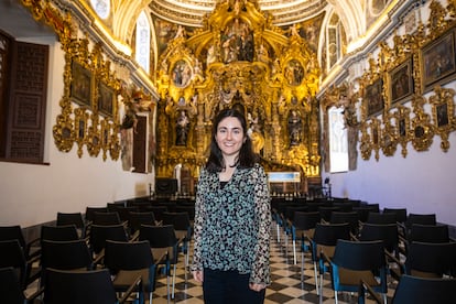 La clavecinista Irene González Roldán en la iglesia de San Luis de los Franceses, Sevilla, el 26 de marzo de 2025.