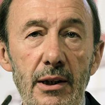 Rubalcaba propone replantear las diputaciones porque "sobran"