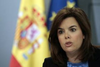 La vicepresidenta del Gobierno, Soraya Sáenz de Santamaría, tras una reunión del Consejo de Ministros, en el Palacio de la Moncloa, en Madrid. EFE/Archivo