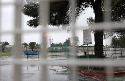 Alhama de Múrcia. Porta principal da pista de atletismo.