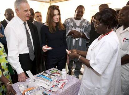 Carla Bruni, ayer en Burkina Faso.