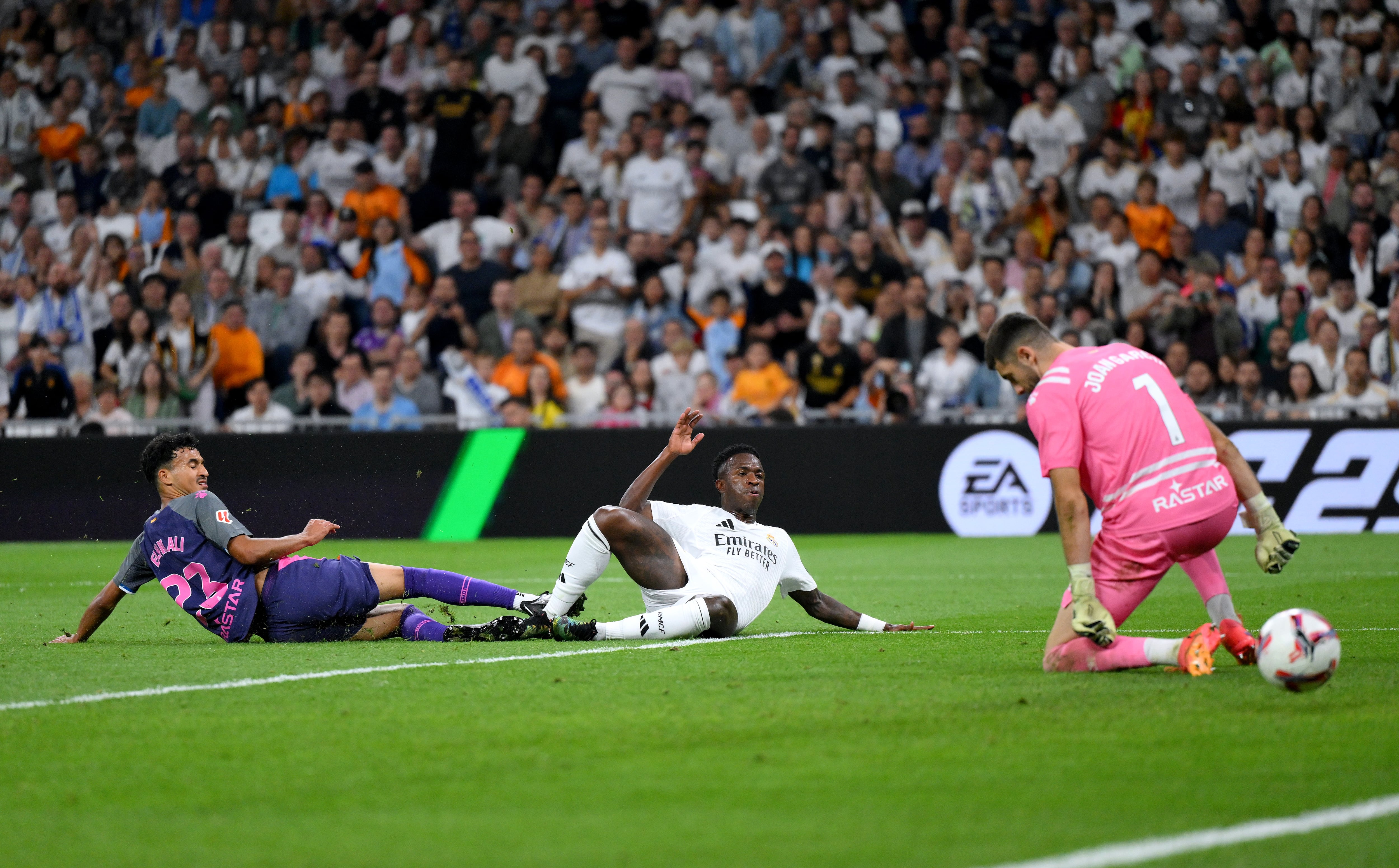 La música de Vinicius desmelena al Madrid para rendir al Espanyol