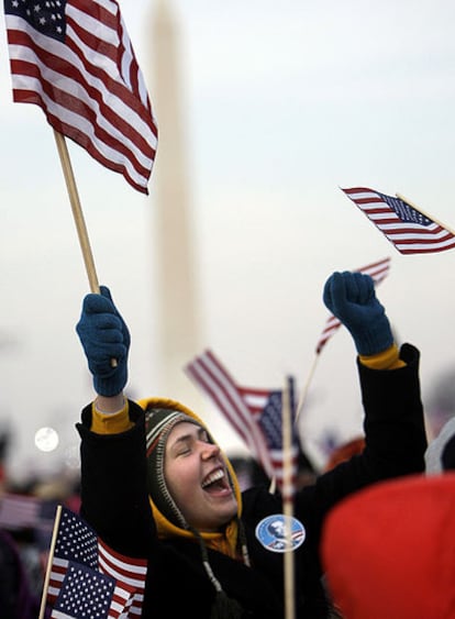 Una mujer de Seattle celebra la investidura de Obama en el National Mall, en Washington.