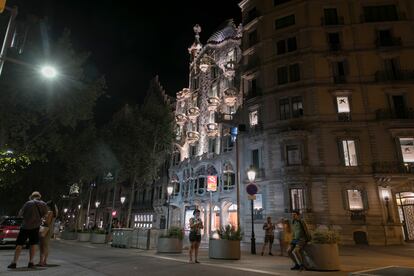 Fachada de la Casa Batlló en Barcelona, el miércoles por la noche.