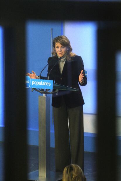 María Dolores de Cospedal, en una rueda de prensa en Génova.