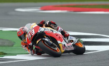 Marc M&aacute;rquez en los entrenamientos libres en Silverstone.