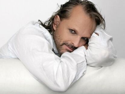 Miguel Bosé, en una imagen de su nuevo disco 'Amo'.