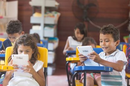 Alunos brasileiros do Programa ProFuturo, da Fundação Telefônica, em imagem de 2019.