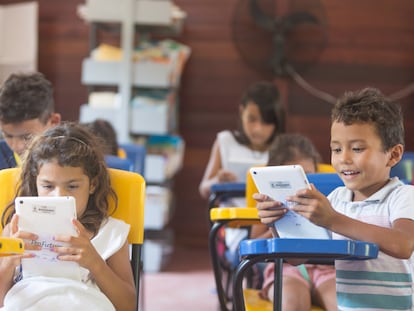 Alunos brasileiros do Programa ProFuturo, da Fundação Telefônica, em imagem de 2019.