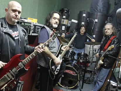 Ensayo del grupo Barón Rojo con su formación original, 20 años después de su separación, en 2010.