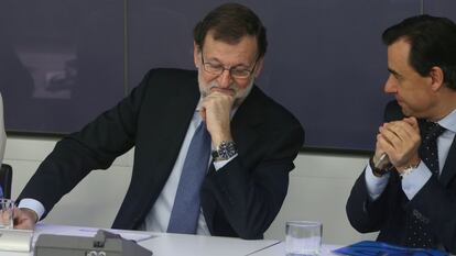 Mariano Rajoy y Fernando Mart&iacute;nez-Maillo, este lunes.