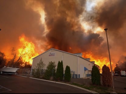 Incendio en Lacey Townships, Nueva Jersey, el 22 de abril 2025.