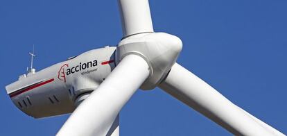 Aerogenerador de Acciona instalado en un parque eólico.
