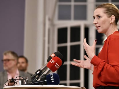 La líder de los socialdemócratas daneses, Mette Frederiksen, anuncia el acuerdo de Gobierno este miércoles en Copenhague.