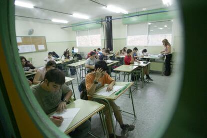 Los directores podrán apercibir a los profesores por faltar injustificadamente un día a clase.