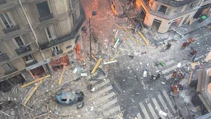 Vista desde arriba de la esquina de la calle de Treviso con la calle Sainte Cécile poco después de la explosión. 