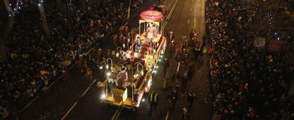 La carroza de Gaspar en la Cabalgata de los Reyes Magos de Madrid.