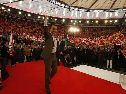 José Luis Rodríguez Zapatero, en el mitin en la plaza de toros de Zaragoza.