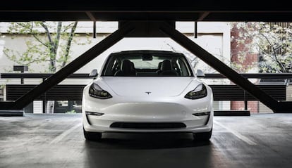 Frontal del Tesla Model 3.