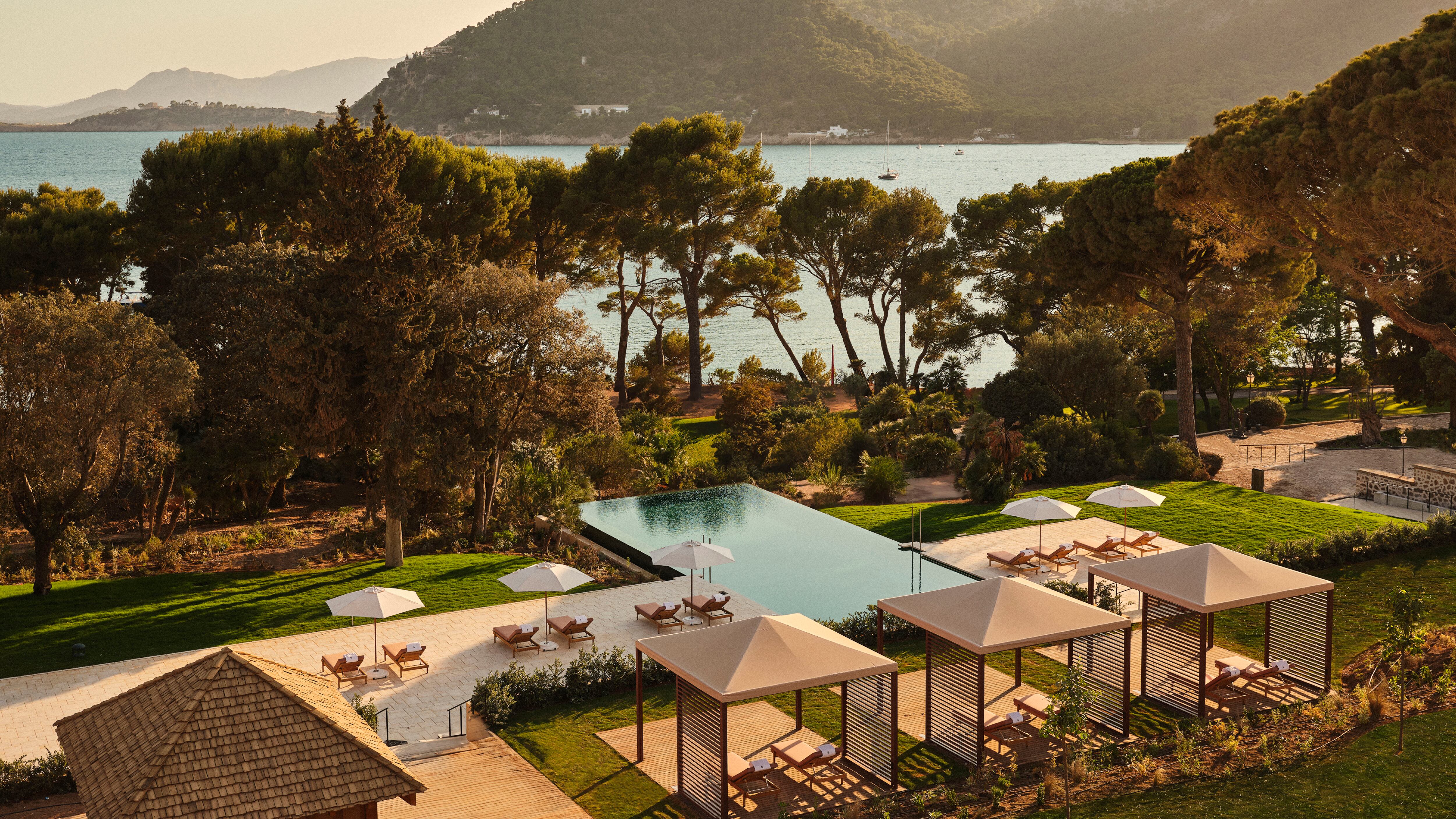 Vista de una parte del hotel Four Seasons Formentor.