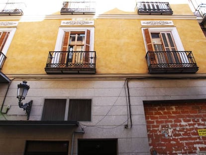 La justicia condena a una comunidad por cortar el agua a unos trasteros usados ilegalmente como vivienda