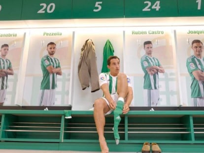 Guardado durante su presentación con el Betis.