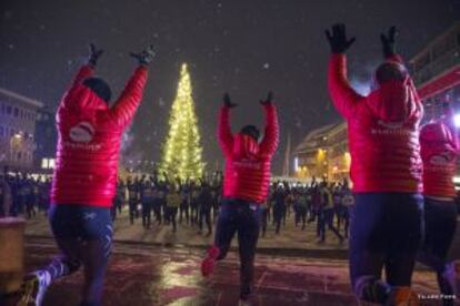Actividades durante la Night Polar Half Marathon 2016 en Tromso (Noruega).
