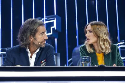 Joe Pérez-Orive, miembro del jurado y Brisa Fenoy, invitada como jurado durante la séptima gala de 'Operación Triunfo'.