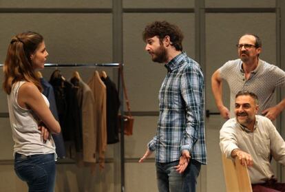 Una de las escenas de 'Bajo Terapia', durante el ensayo general de ayer en Teatros del Canal.